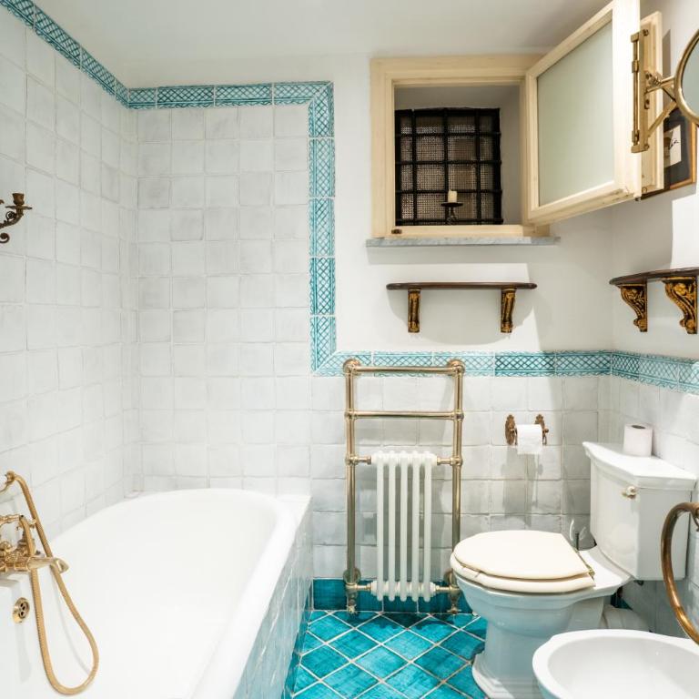 Principe di Castelnuovo Historical Suites - Deluxe Double Room - 7