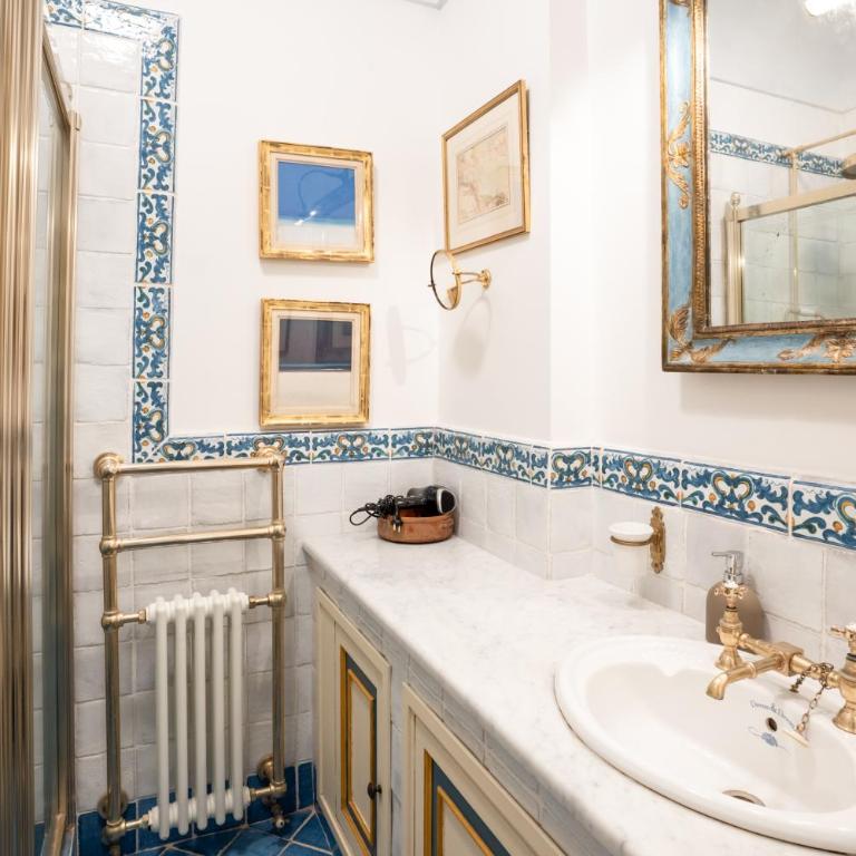 Principe di Castelnuovo Historical Suites - One-Bedroom Deluxe Apartment - 10