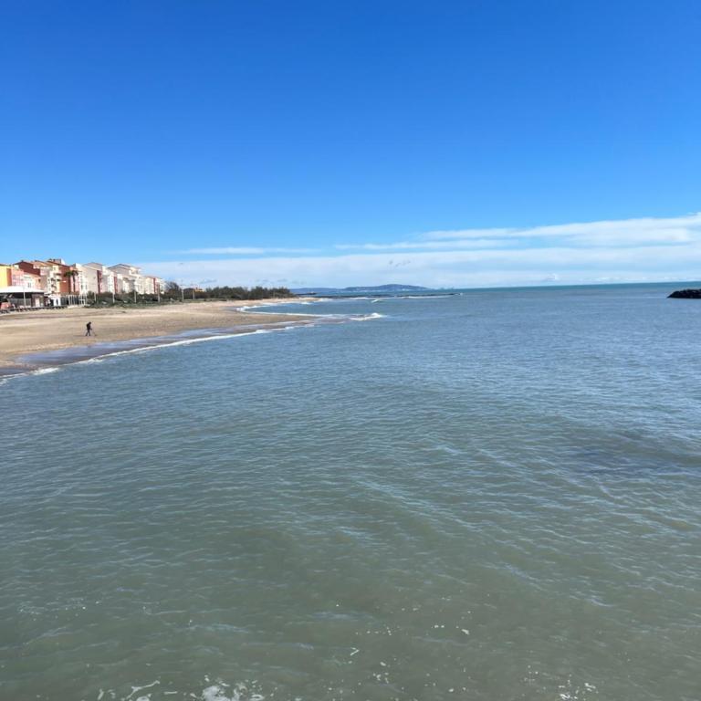 INDES GALANTES Tres joli T2 vue mer piscine Cap d'Agde - One-Bedroom Apartment - 24