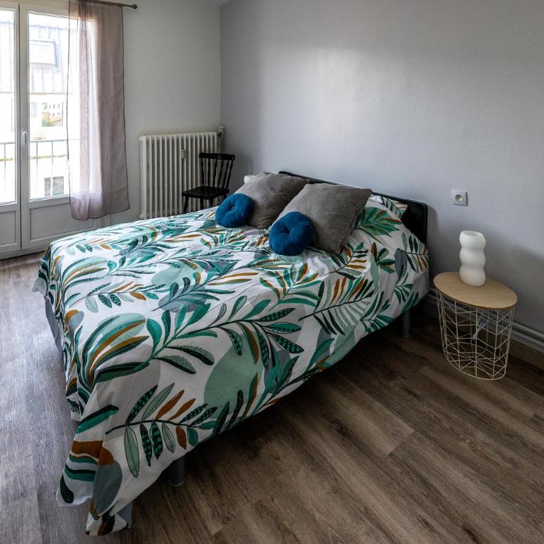Appartement paisible au bord de l Isle avec parking - Apartment mit 2 Schlafzimmern - 2