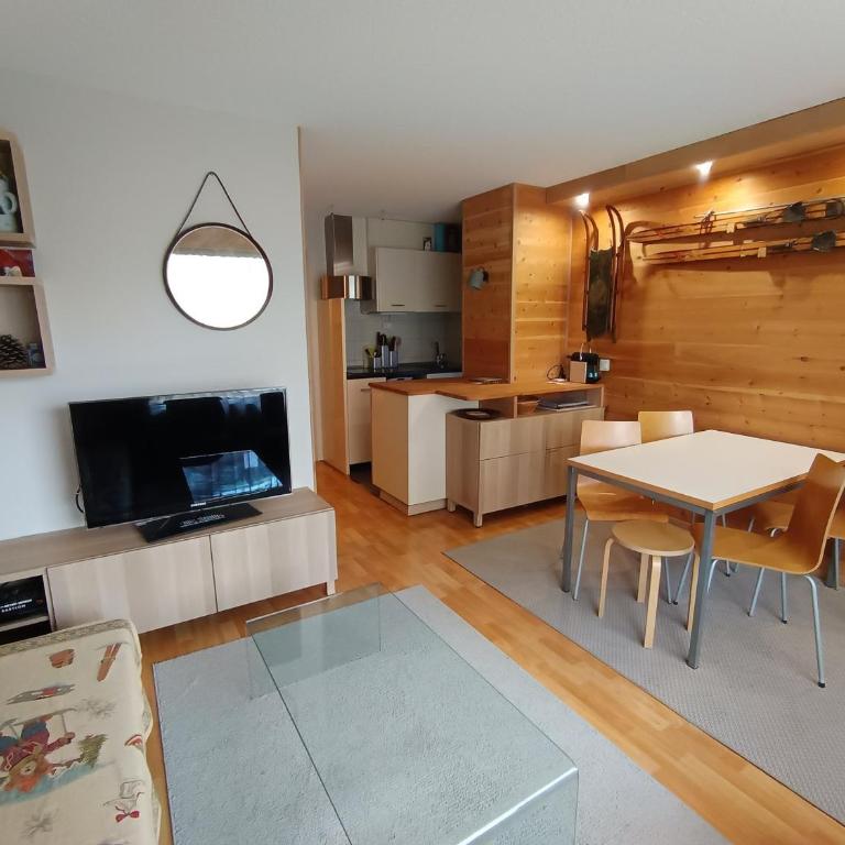 Studio lumineux rénové, parking, animaux acceptés, 5 pers - FR-1-445-62 - Estudio - 1