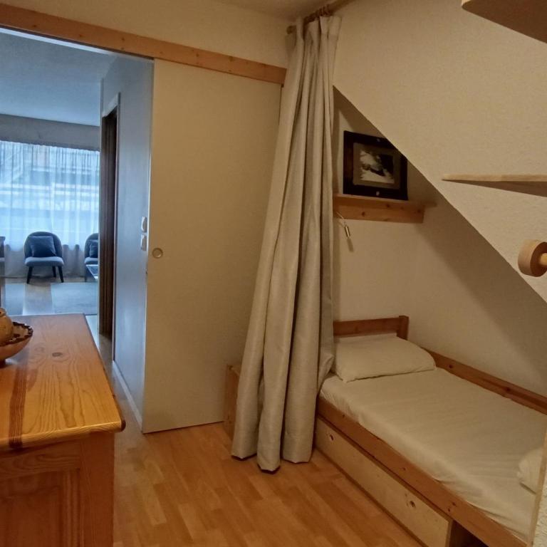 Studio lumineux rénové, parking, animaux acceptés, 5 pers - FR-1-445-62 - Estudio - 6