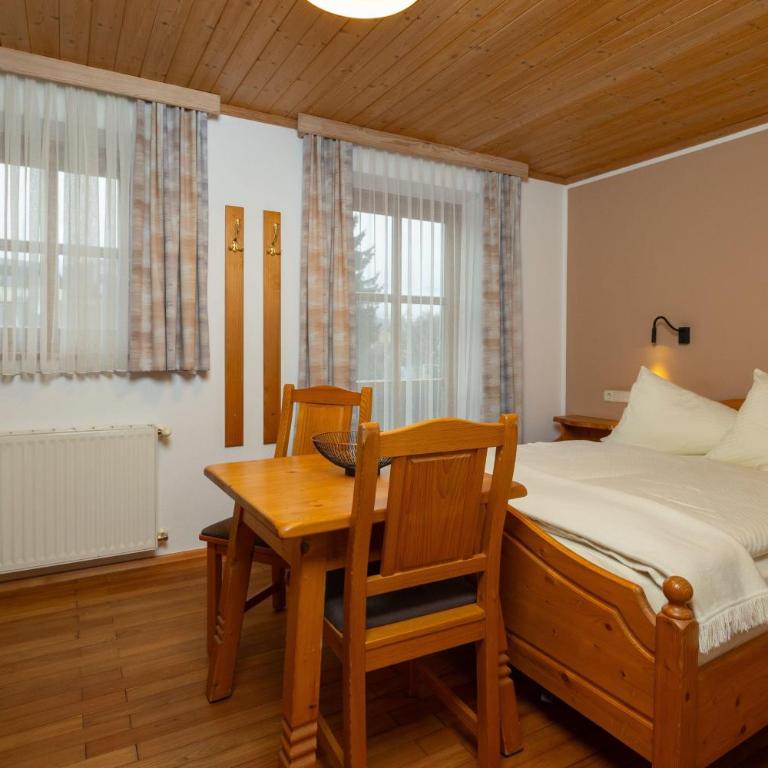 Mörtbauerhof und Haus Frühauf - Doppelzimmer mit Balkon - 2