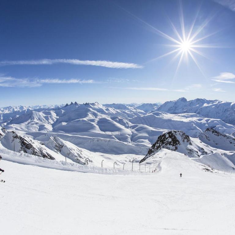 Studio charmant proche pistes et commerces avec parking, balcon, animaux acceptés - FR-1-445-210 - Estudio - 13