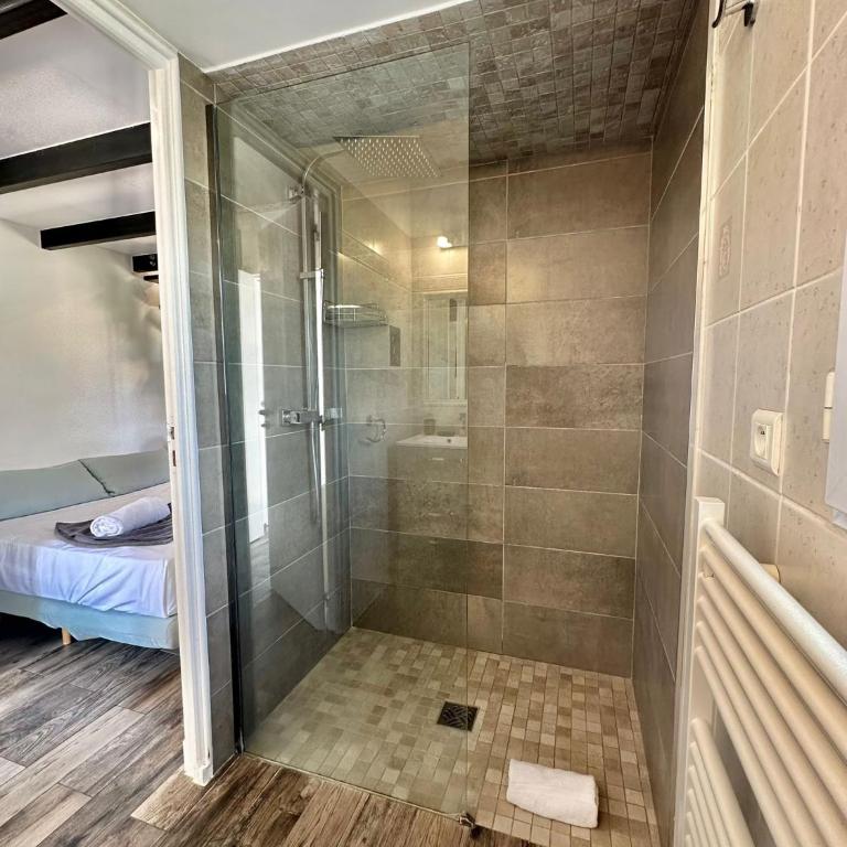 Magnifique studio sur les hauteurs de Nice, piscine, parking et WIFI - Appartement 1 Chambre - 6