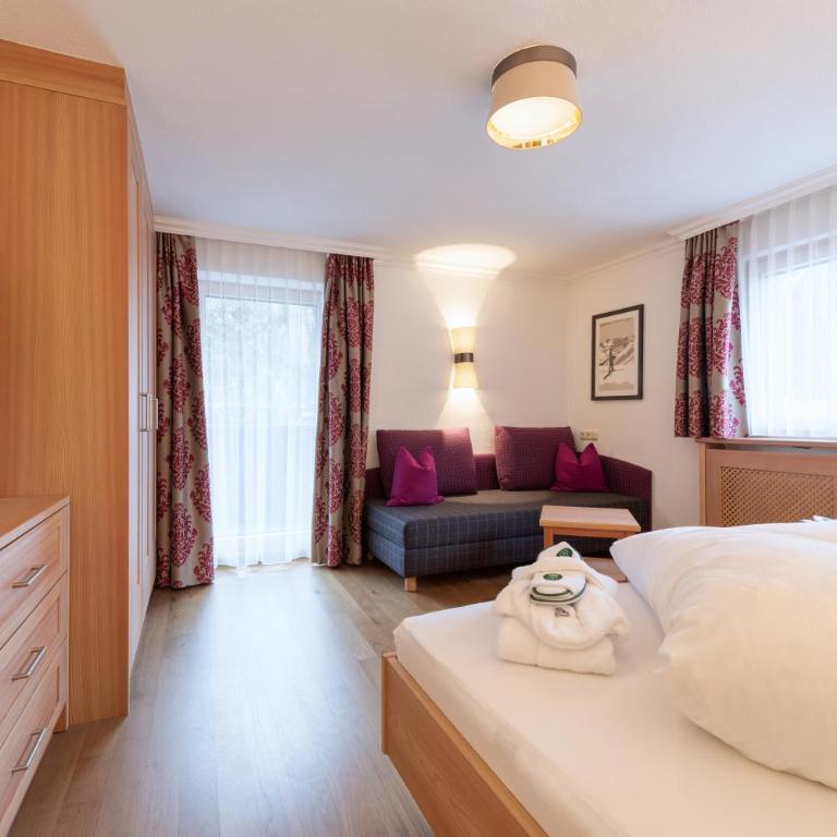 Heart Hotel Arlberg - Deluxe Doppelzimmer mit Balkon - 1