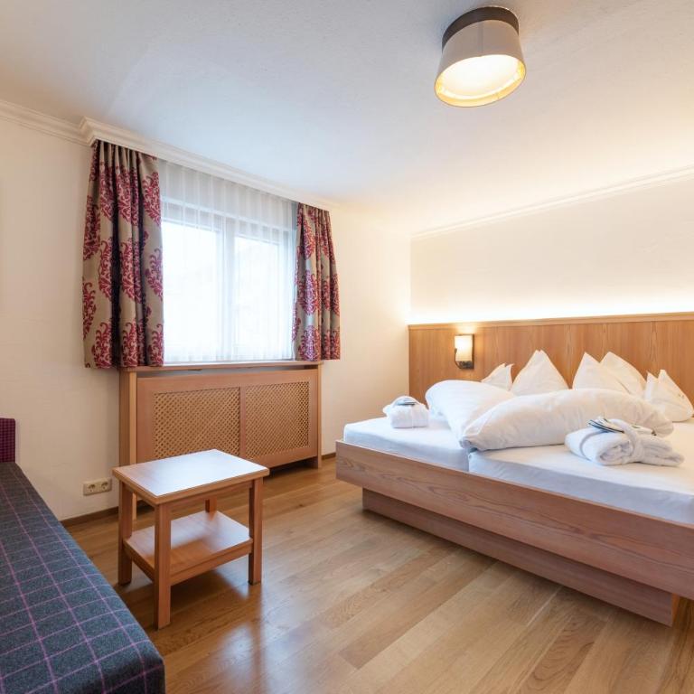 Heart Hotel Arlberg - Deluxe Doppelzimmer mit Balkon - 2