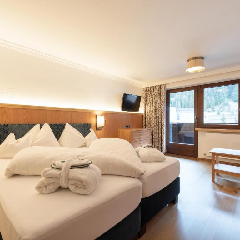 Heart Hotel Arlberg - Deluxe Doppelzimmer mit Balkon - 1
