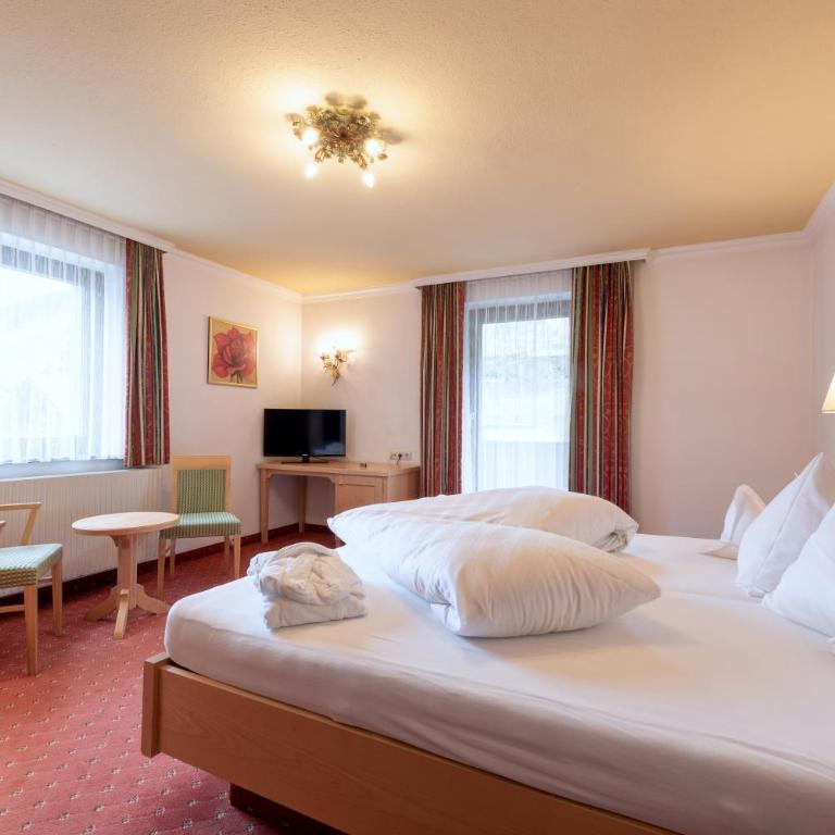 Heart Hotel Arlberg - Doppelzimmer mit Balkon - 1