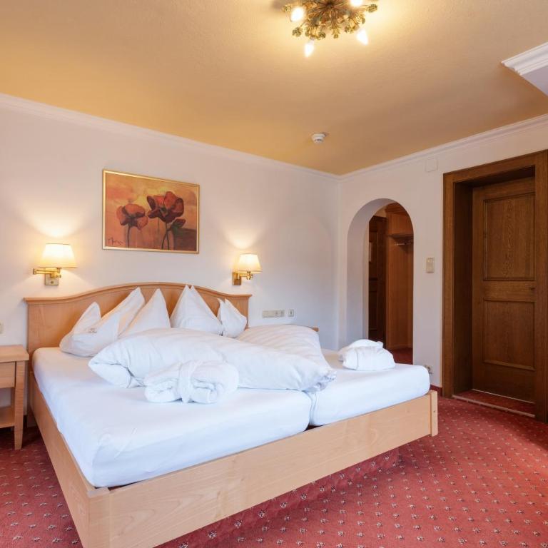 Heart Hotel Arlberg - Doppelzimmer mit Balkon - 2