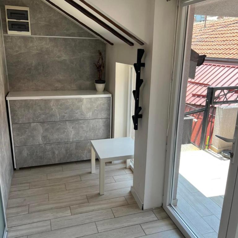 Stan na Dan Centar - Apartman s 1 Spavaćom Sobom i Terasom - 8