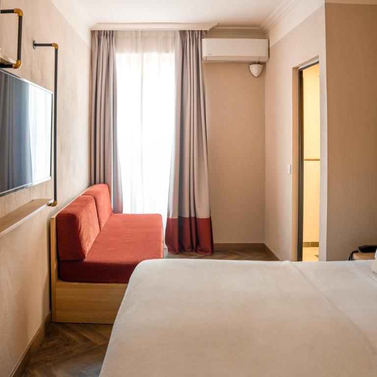 Honest Sevilla Hotel - Deluxe Double or Twin Room - 2