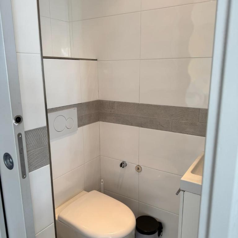 Appartement vue mer avec plage a pied garage prive à Golfe-Juan - Apartment mit 1 Schlafzimmer - 3