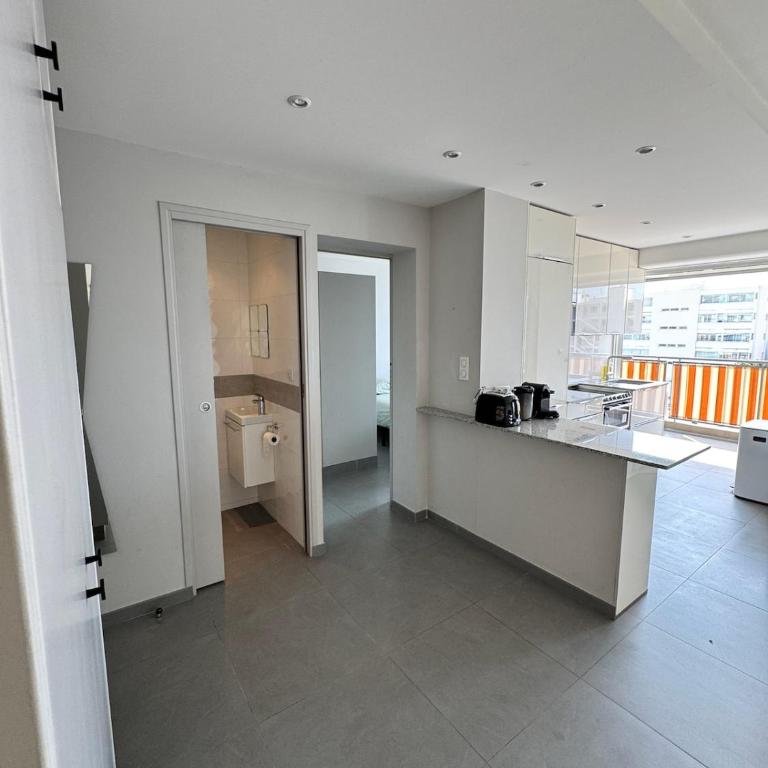 Appartement vue mer avec plage a pied garage prive à Golfe-Juan - Apartment mit 1 Schlafzimmer - 7
