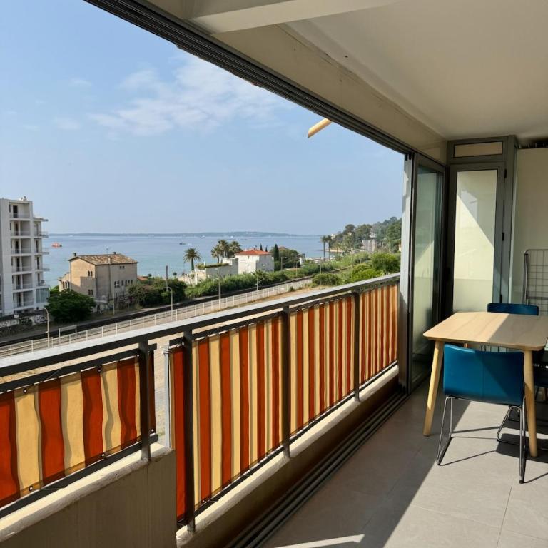 Appartement vue mer avec plage a pied garage prive à Golfe-Juan - Apartment mit 1 Schlafzimmer - 9