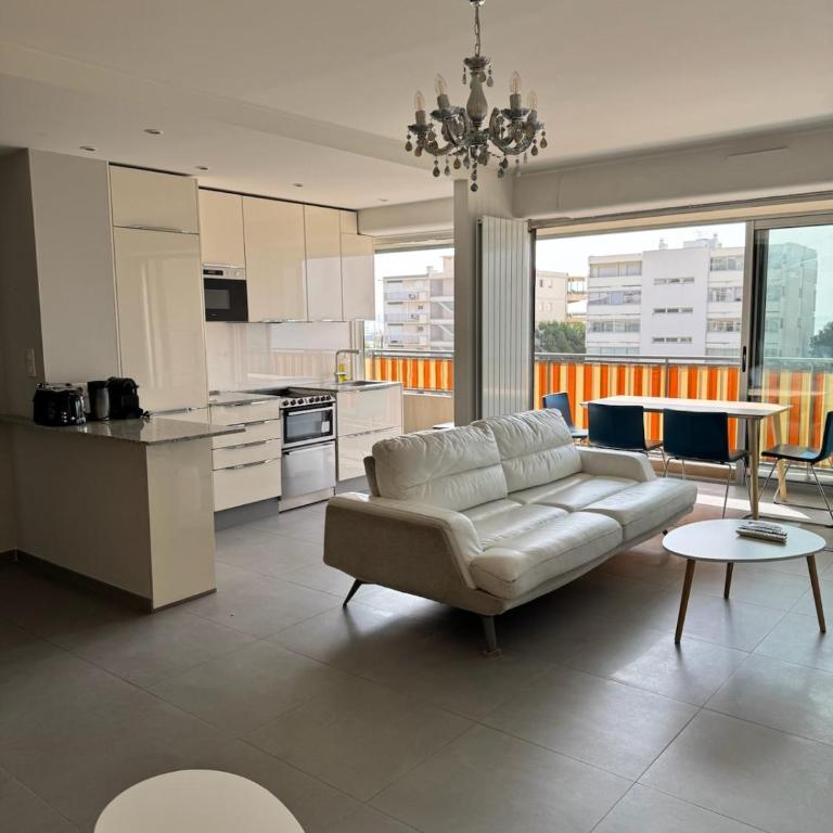 Appartement vue mer avec plage a pied garage prive à Golfe-Juan - Apartment mit 1 Schlafzimmer - 11