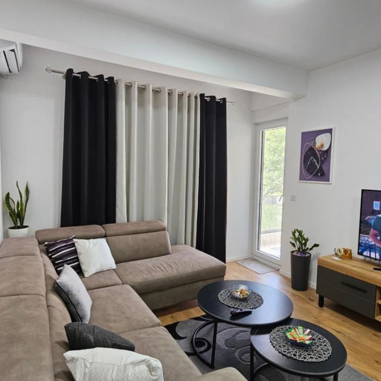 Lux Star - One-Bedroom Apartment - 5