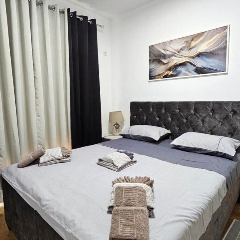 Lux Star - One-Bedroom Apartment - 6
