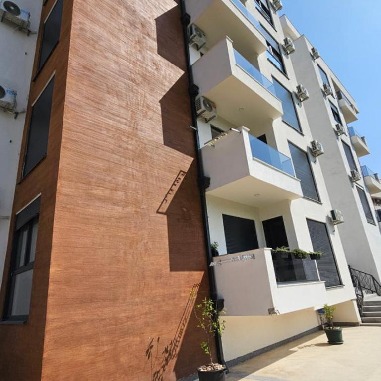 Lux Star - One-Bedroom Apartment - 10
