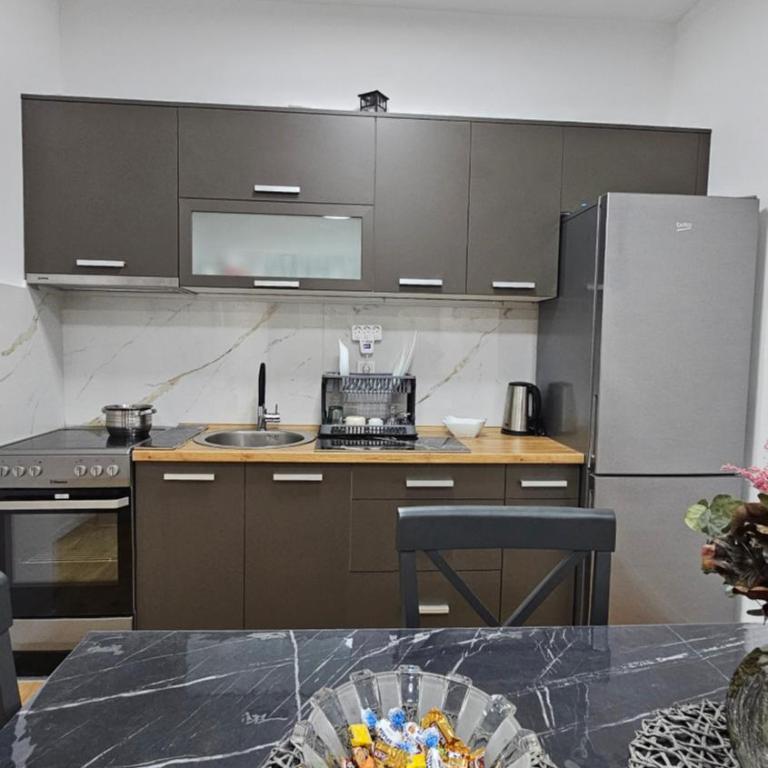 Lux Star - One-Bedroom Apartment - 12