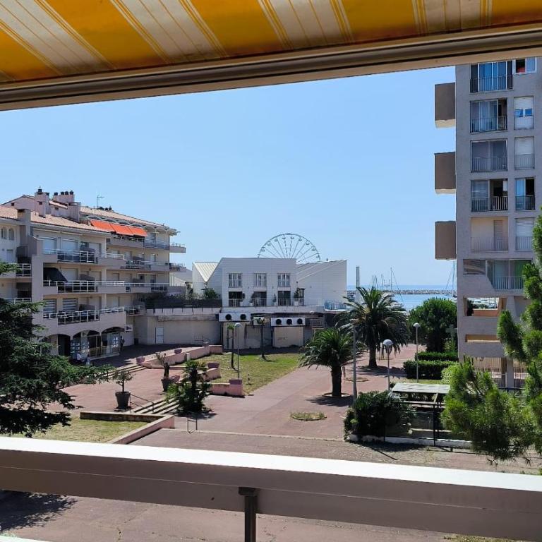 Terrasse XXL pour cet appart au port de St Cyprien - Apartment - 1