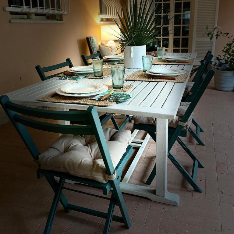 La casa in pineta di fronte al mare - Three-Bedroom Apartment - 34