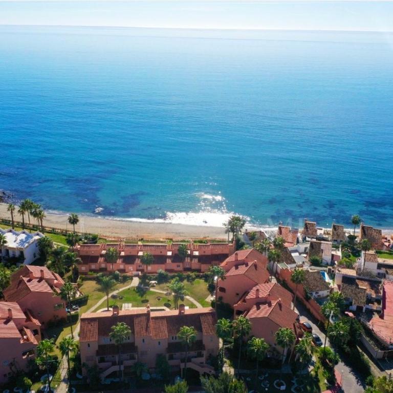 No10 - Beachfront Estepona close to port, 2 bedroom, 2 bathroom, sleeps 5 - Apartamento Familiar de 2 dormitorios con vistas - 30