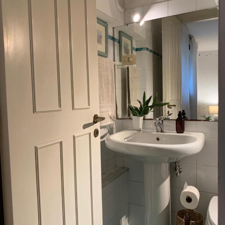 La casa in pineta di fronte al mare - Three-Bedroom Apartment - 23