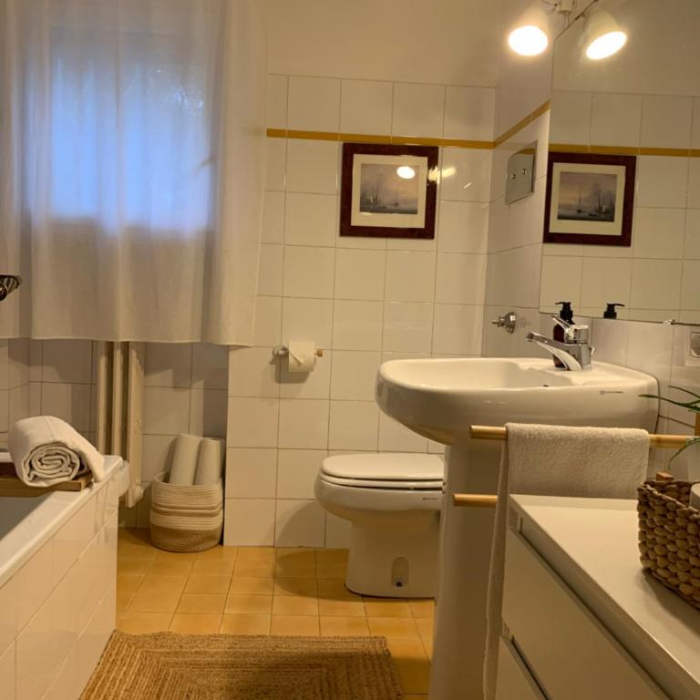 La casa in pineta di fronte al mare - Three-Bedroom Apartment - 28