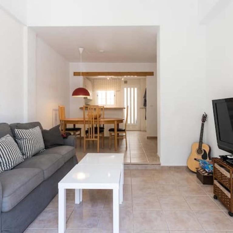 Casa vacacional con patio y piscina R78 by Novadesta - Three-Bedroom House - 7