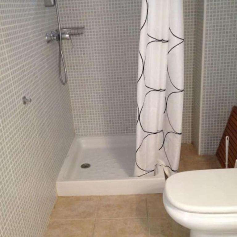 Casa vacacional con patio y piscina R78 by Novadesta - Three-Bedroom House - 21