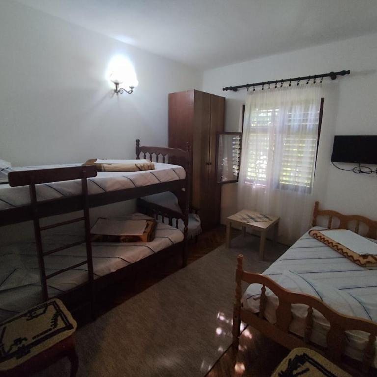Apartmani Vučević - Apartman sa 2 Spavaće Sobe i Terasom - 5