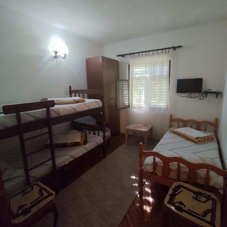 Apartmani Vučević - Apartman sa 2 Spavaće Sobe i Terasom - 4