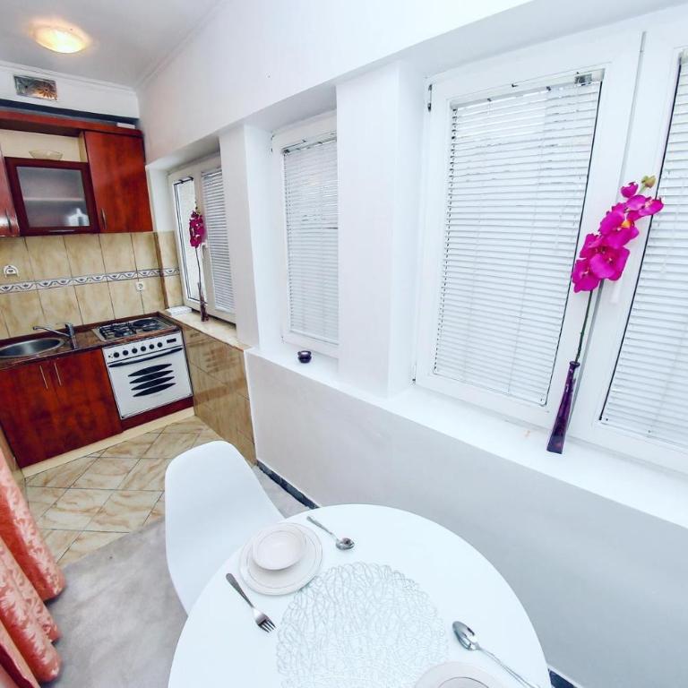 Forest Central Sarajevo - One-Bedroom Apartment with Park View - 18