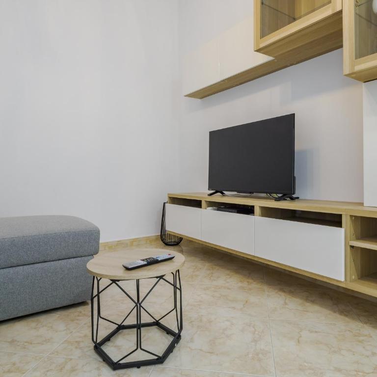 Cubo's Lola Nueva House Town Center - Vacation Home - 7
