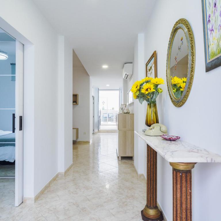 Cubo's Lola Nueva House Town Center - Vacation Home - 28