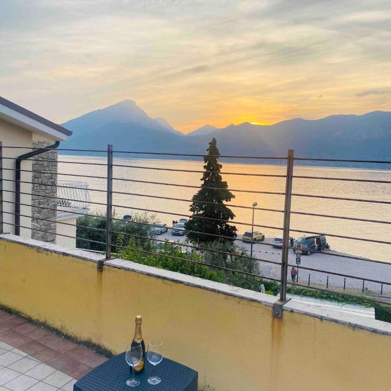 Terrazza sul Lago - Appartamento con 2 Camere da Letto e Vista Lago - 3
