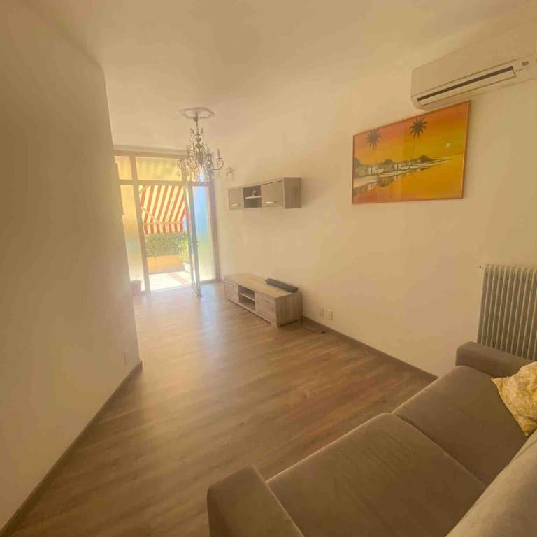 Terrazza sul Lago - Appartamento con 2 Camere da Letto e Vista Lago - 8
