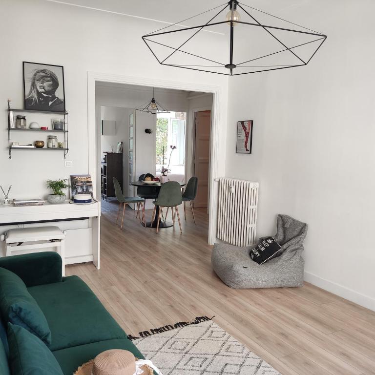 2 bedroom apartment in the city center - Appartement 2 Chambres avec Balcon - 3