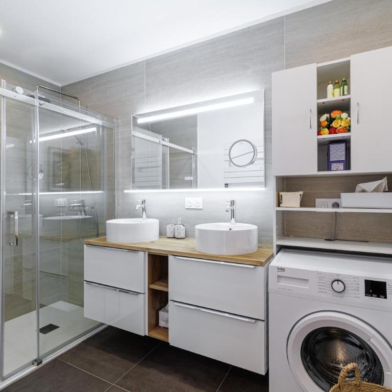 SAN SEVERINA - Spacious apartment in city center - Appartement 2 Chambres avec Balcon et Terrasse - 28
