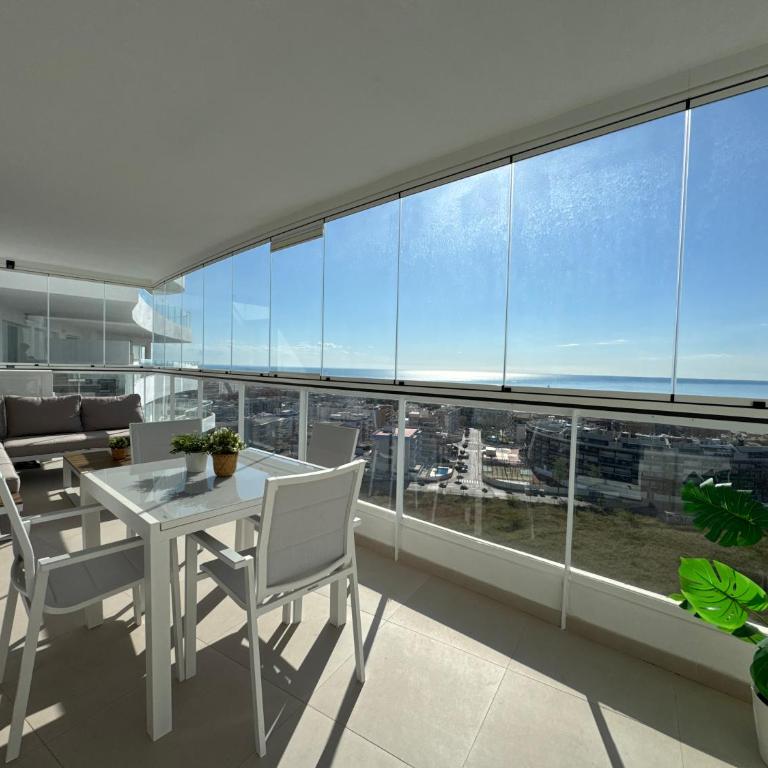 Gran Canet Salva, moderno apartamento con terraza y vistas al mar - Apartamento de 2 dormitorios - 1