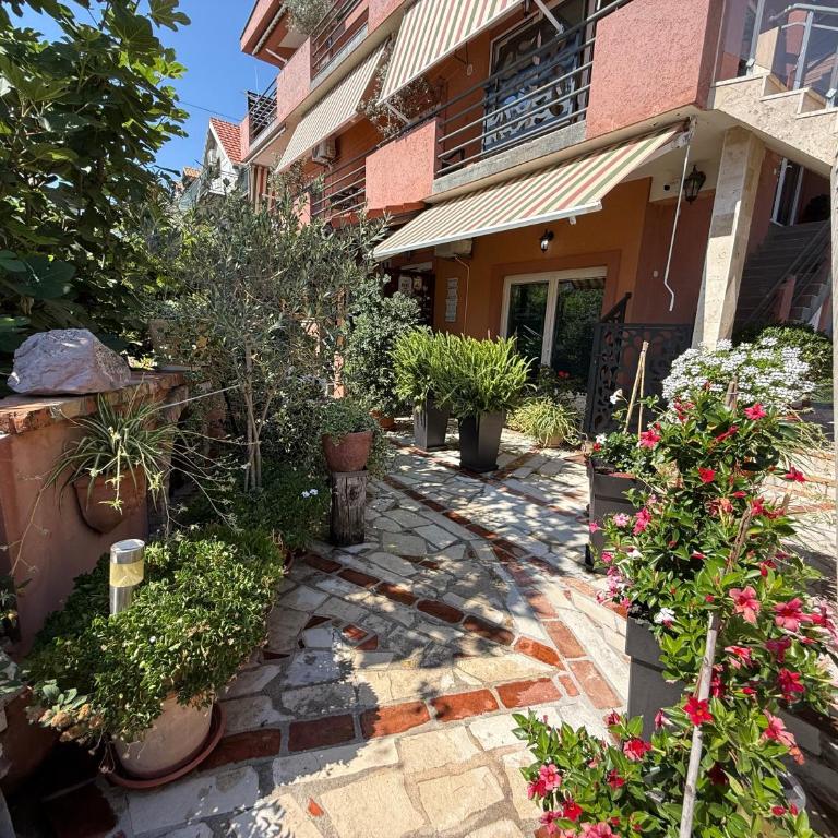 Grand Apartments Scepanovic - Apartman s 1 Spavaćom Sobom, Balkonom i Pogledom na More - 14