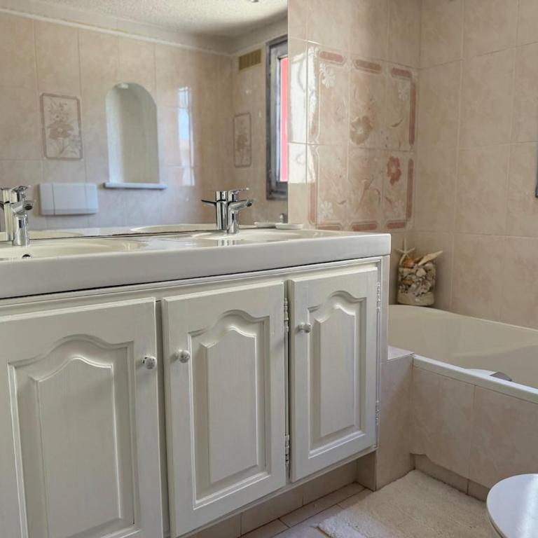 Bright house sea view, Mediterranean charm les issambres - Maison 2 Chambres - 10