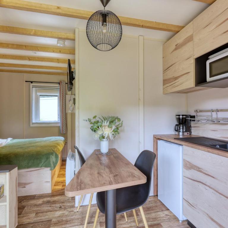 Nantes Camping Le Petit Port - Chalet con 1 Camera da Letto - 6