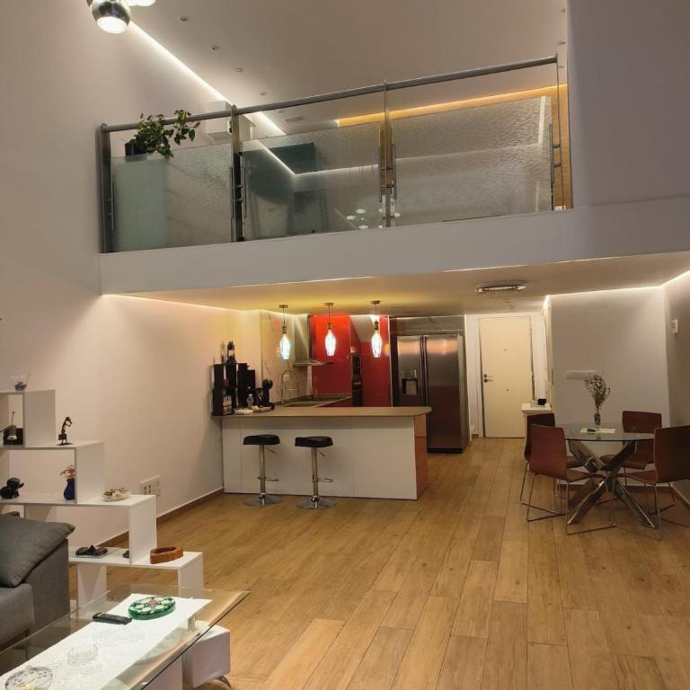 Loft con jacuzzi y piscina - One-Bedroom Apartment - 64