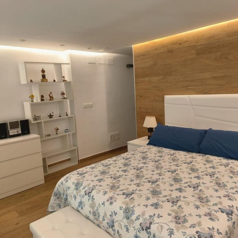 Loft con jacuzzi y piscina - One-Bedroom Apartment - 70