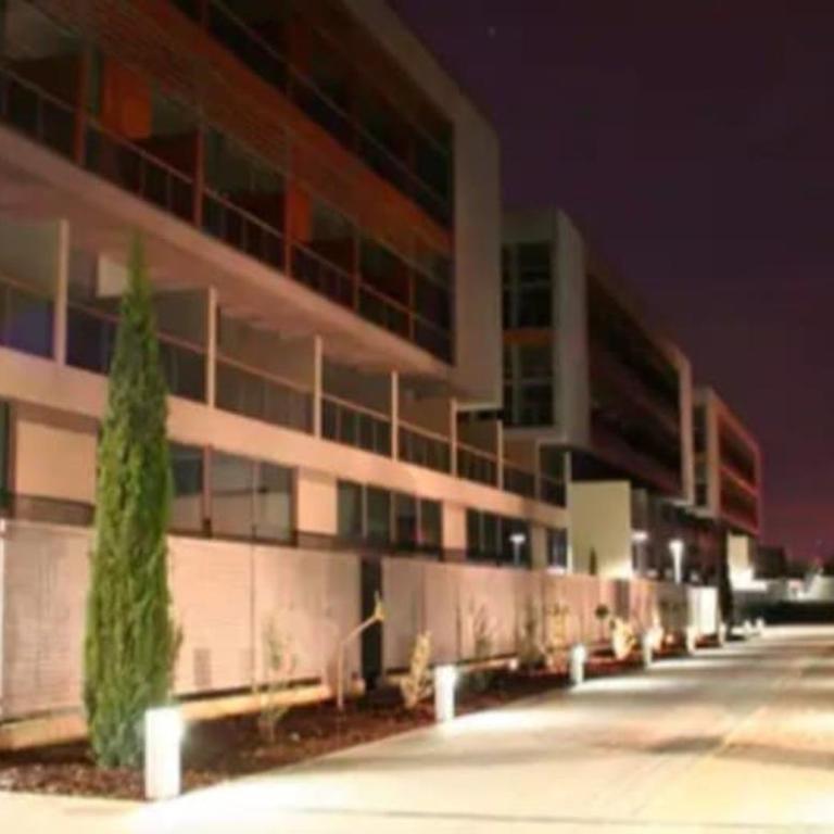 Loft con jacuzzi y piscina - One-Bedroom Apartment - 73