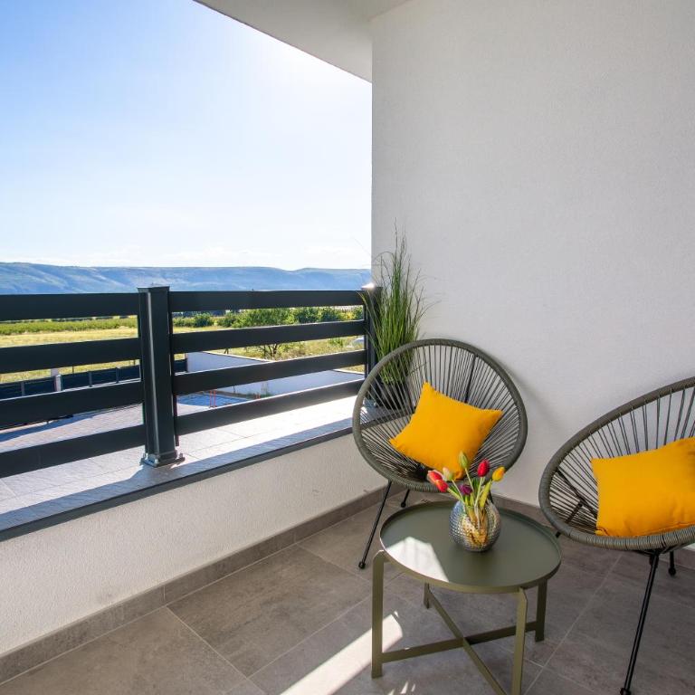 Villa One Wall - Three-Bedroom Villa - 29