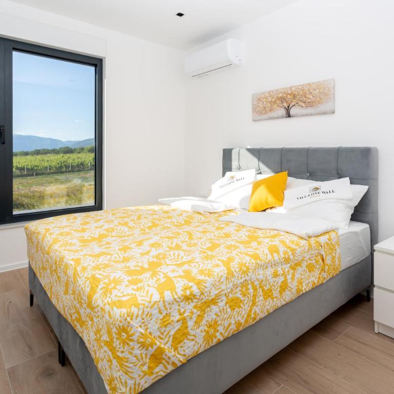 Villa One Wall - Three-Bedroom Villa - 34