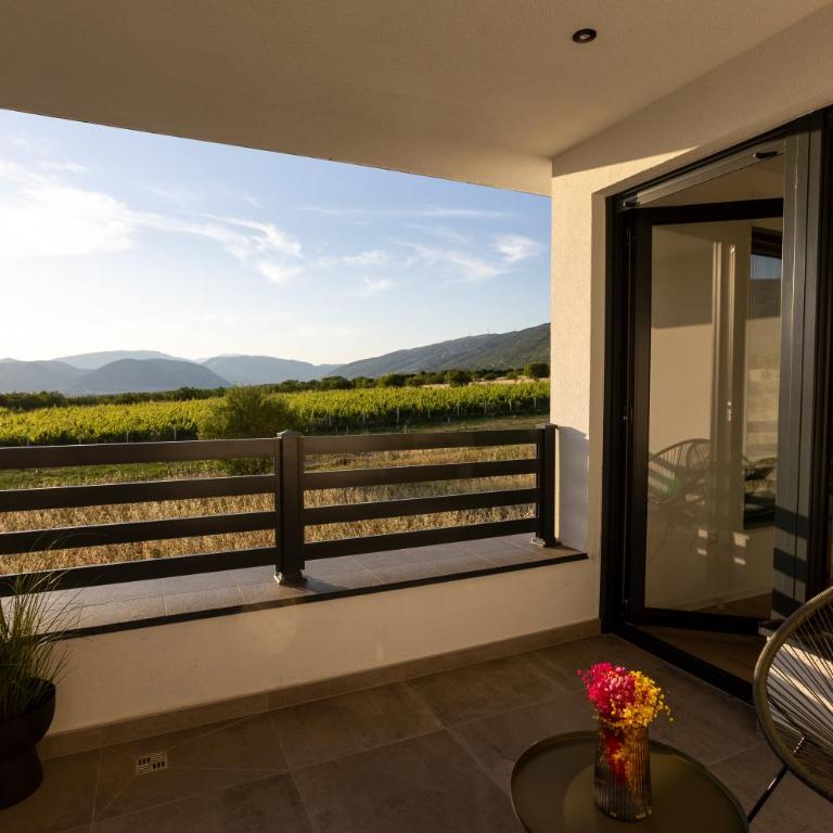 Villa One Wall - Three-Bedroom Villa - 38